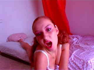 Lola Bella Webcam